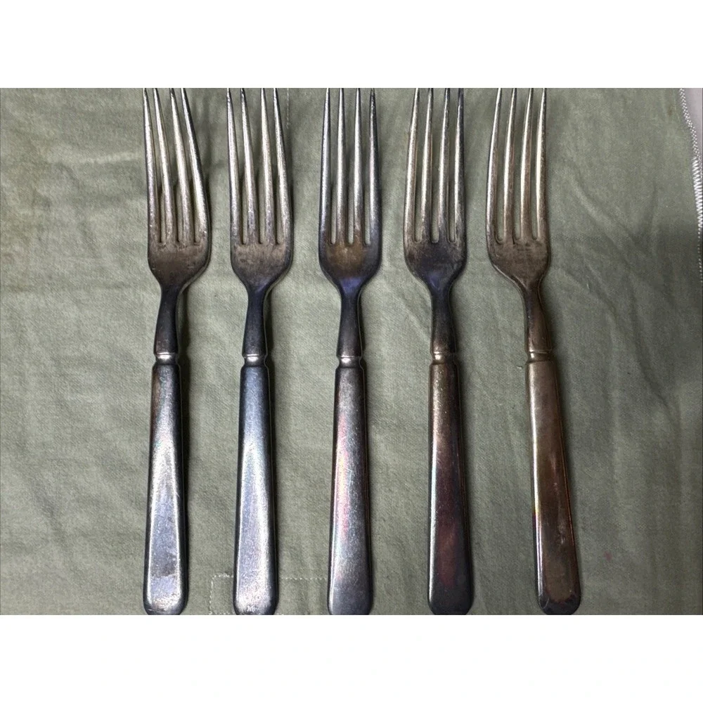 ONEIDA Community Plate OHS 153 pattern silver plated Dinner Fork 7 1/2